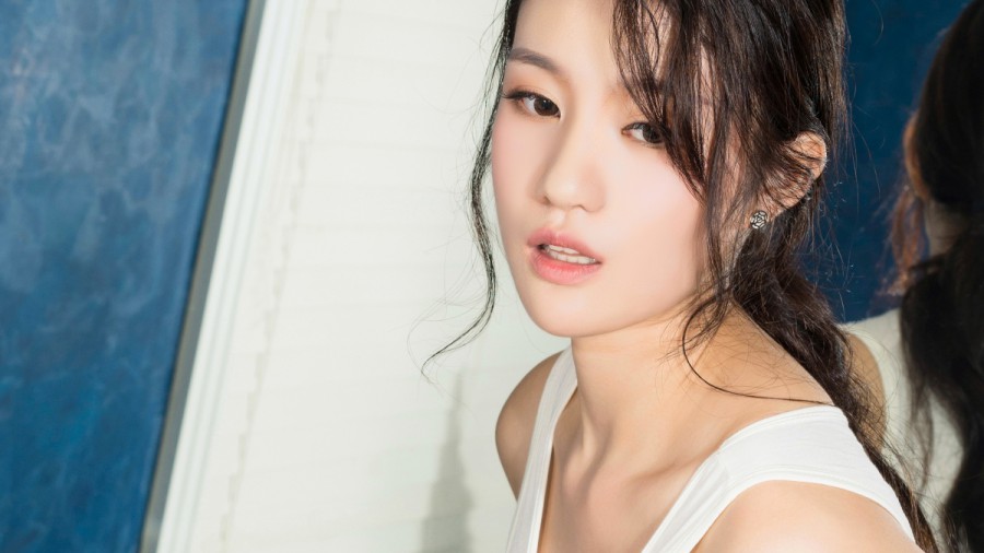 刘诗诗身穿阿玛尼顶级高定现身百花奖，从容坦荡尽显格局